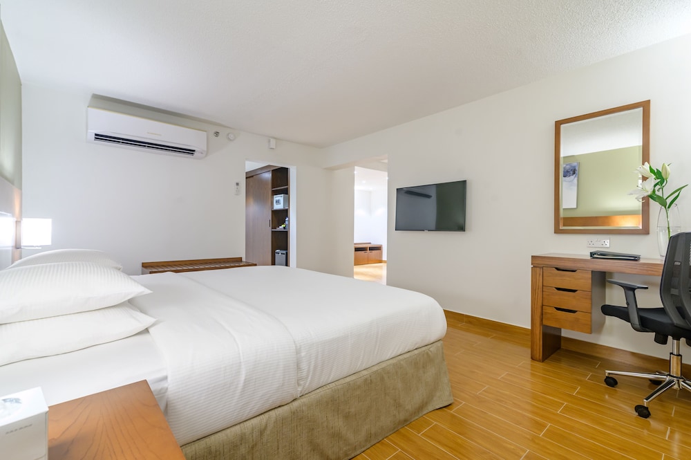 Dhafra Beach Hotel 11