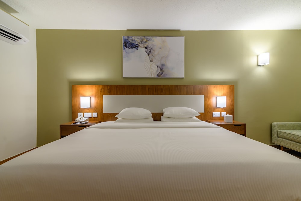 Dhafra Beach Hotel 4