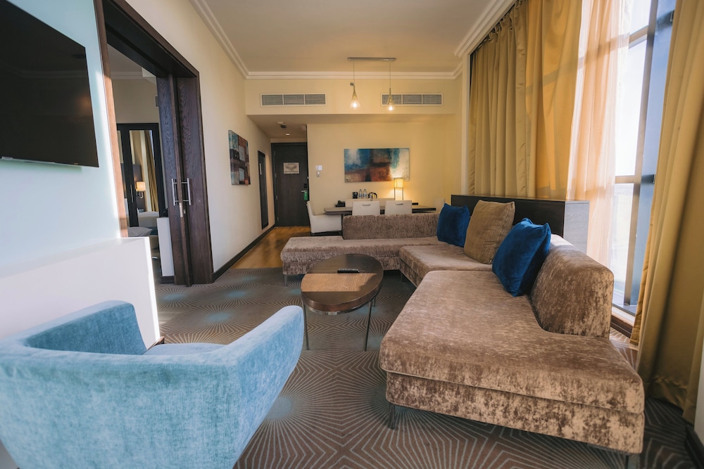 Holiday Inn Abu Dhabi 12