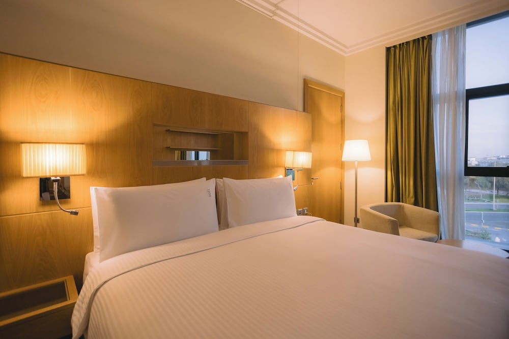 Holiday Inn Abu Dhabi 9