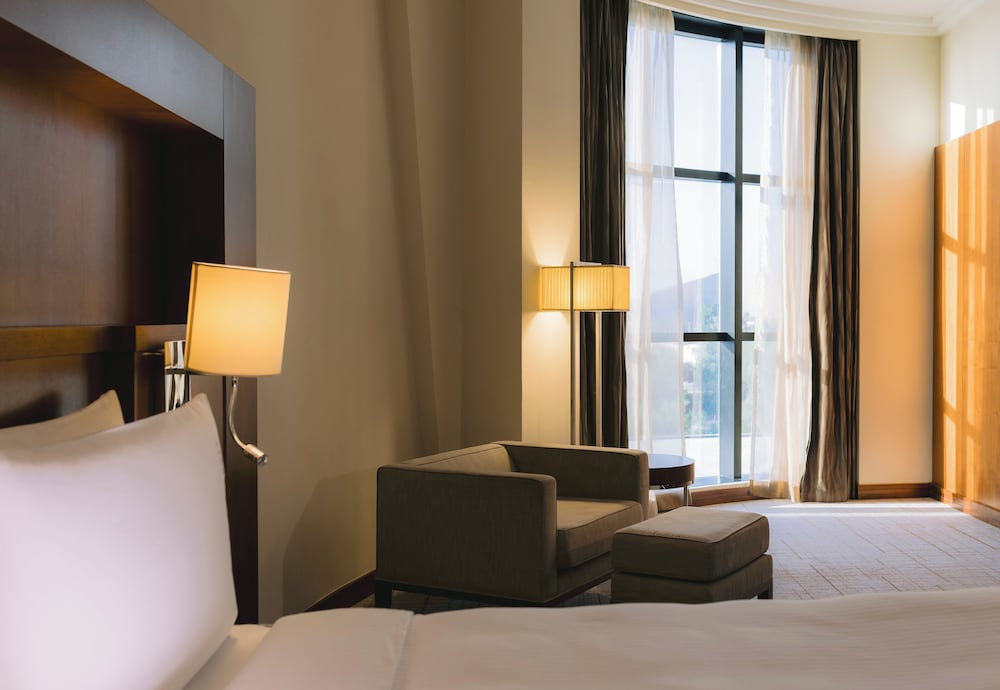 Holiday Inn Abu Dhabi 11