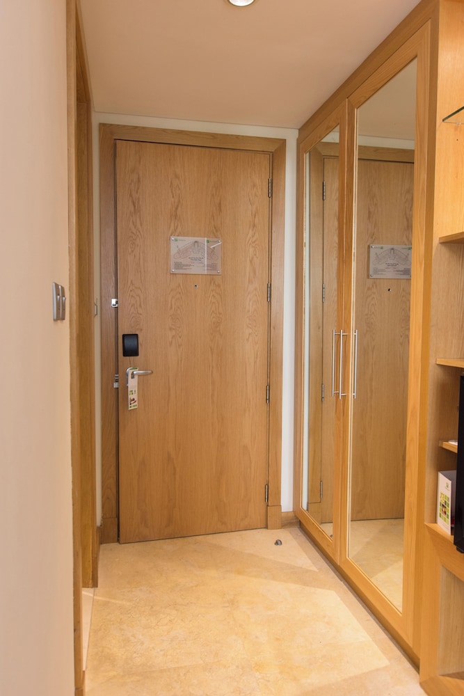 Holiday Inn Abu Dhabi 19