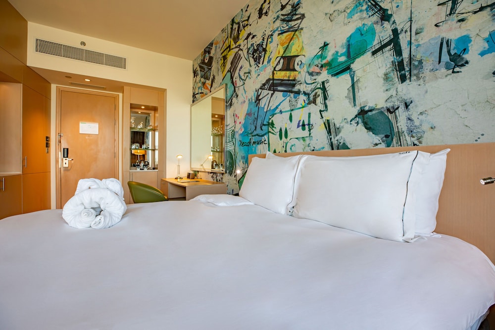 Media One Hotel 13