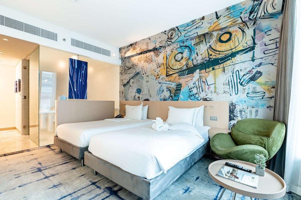 Media One Hotel 21