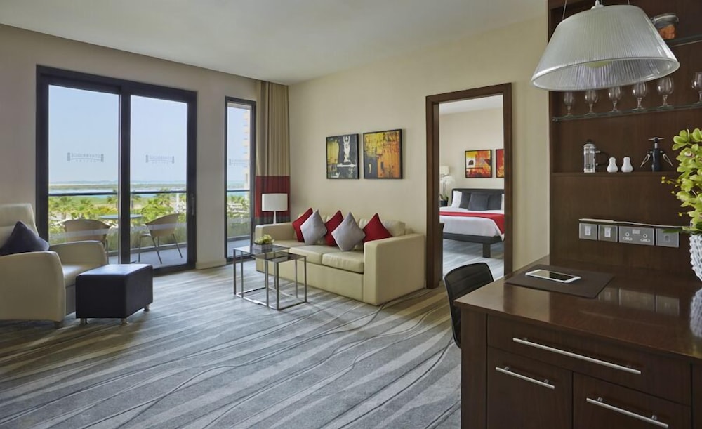Staybridge Suites Abu Dhabi - Yas Island 13