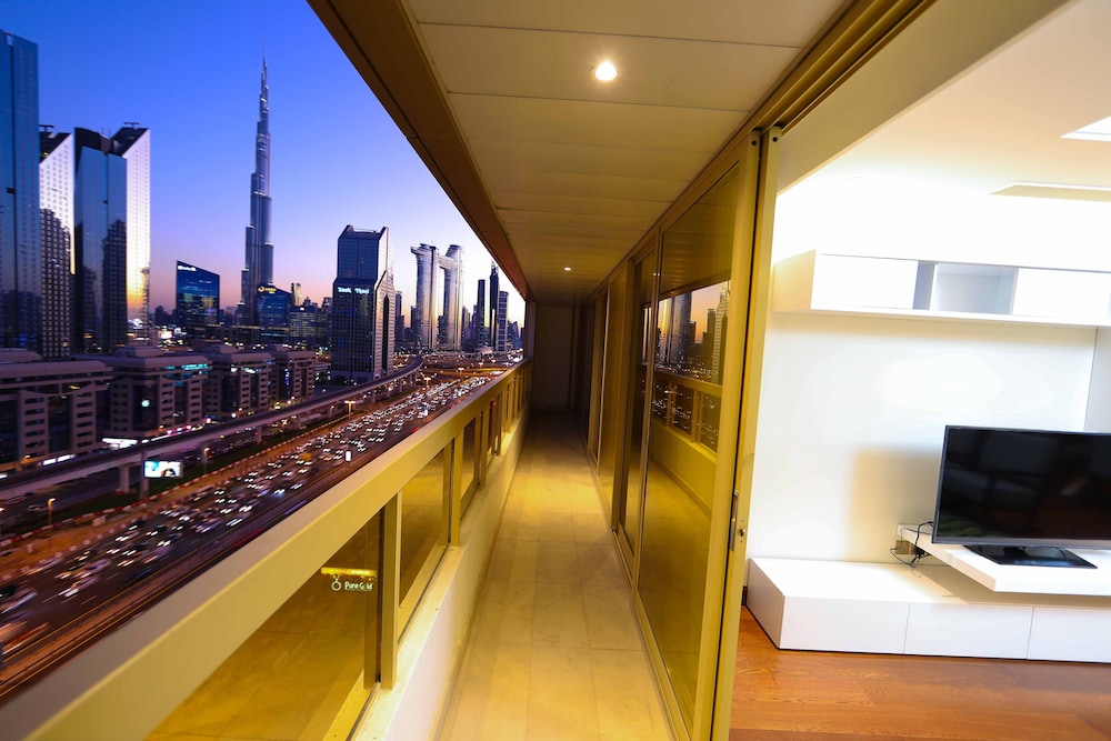 Number One Tower Suites 14