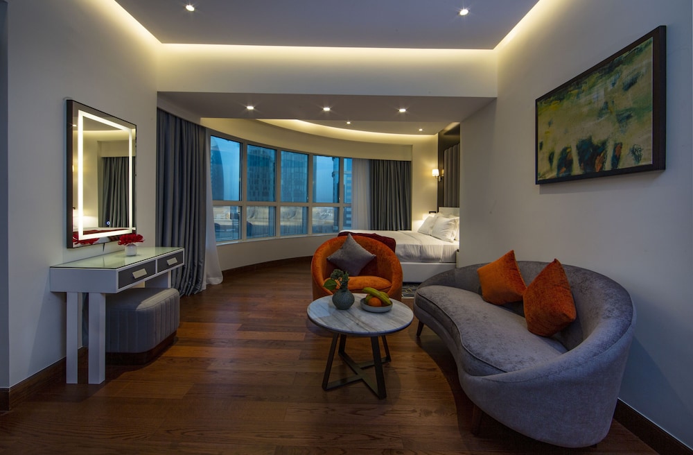 Number One Tower Suites 21