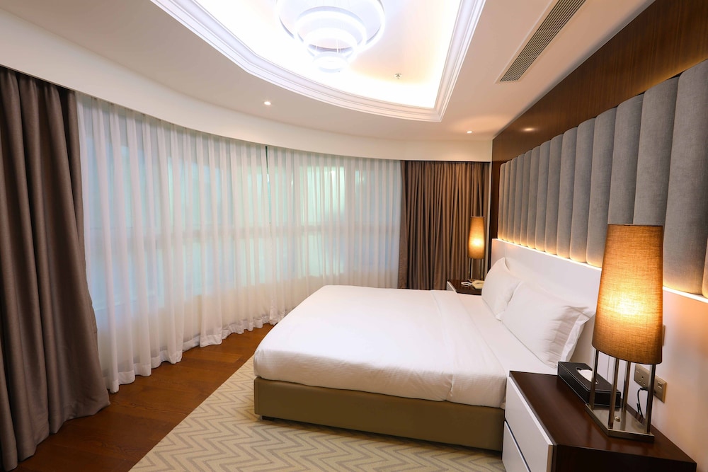 Number One Tower Suites 15