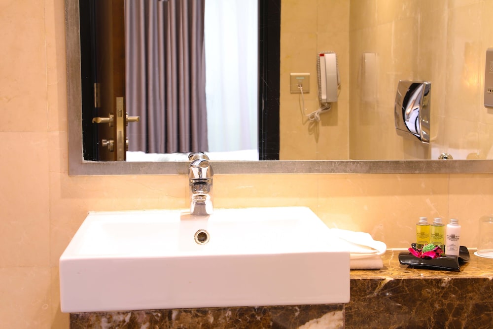 Number One Tower Suites 12