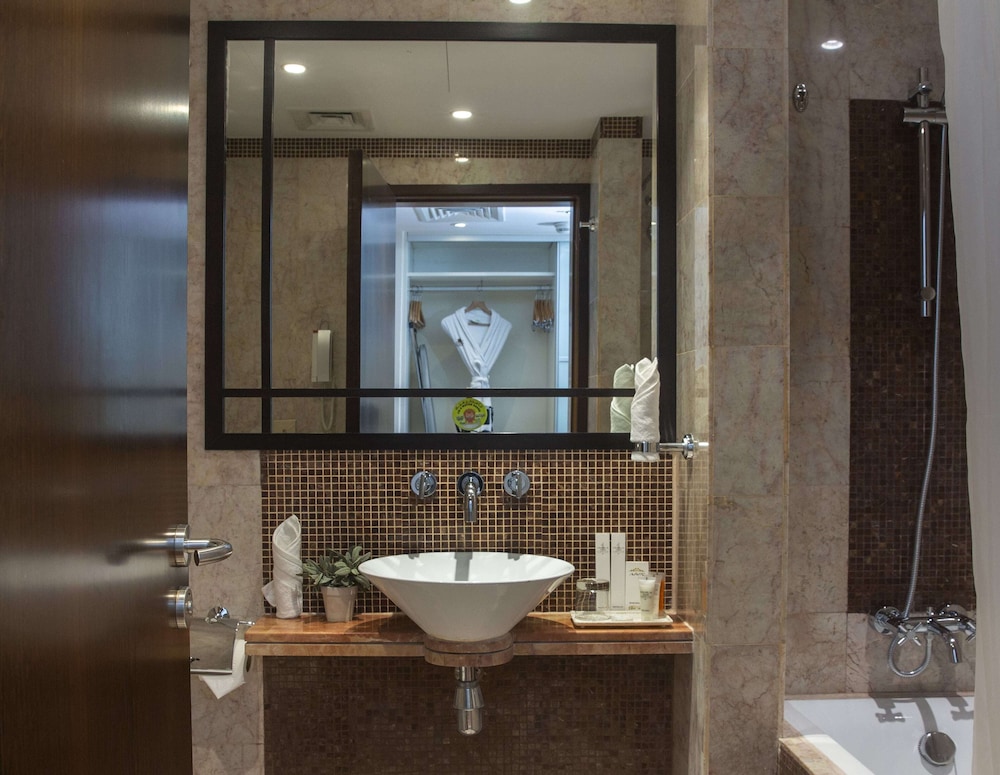 Number One Tower Suites 16