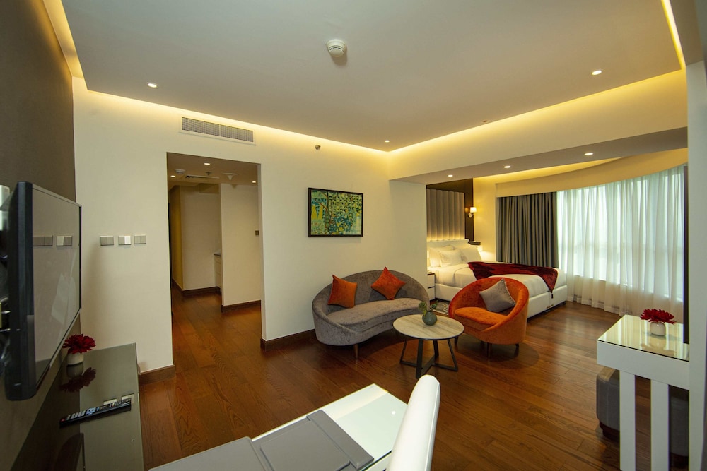 Number One Tower Suites 17