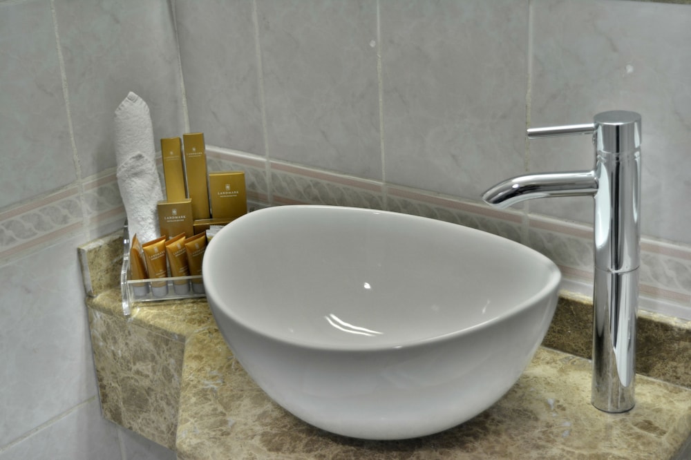 Landmark Plaza Baniyas 20