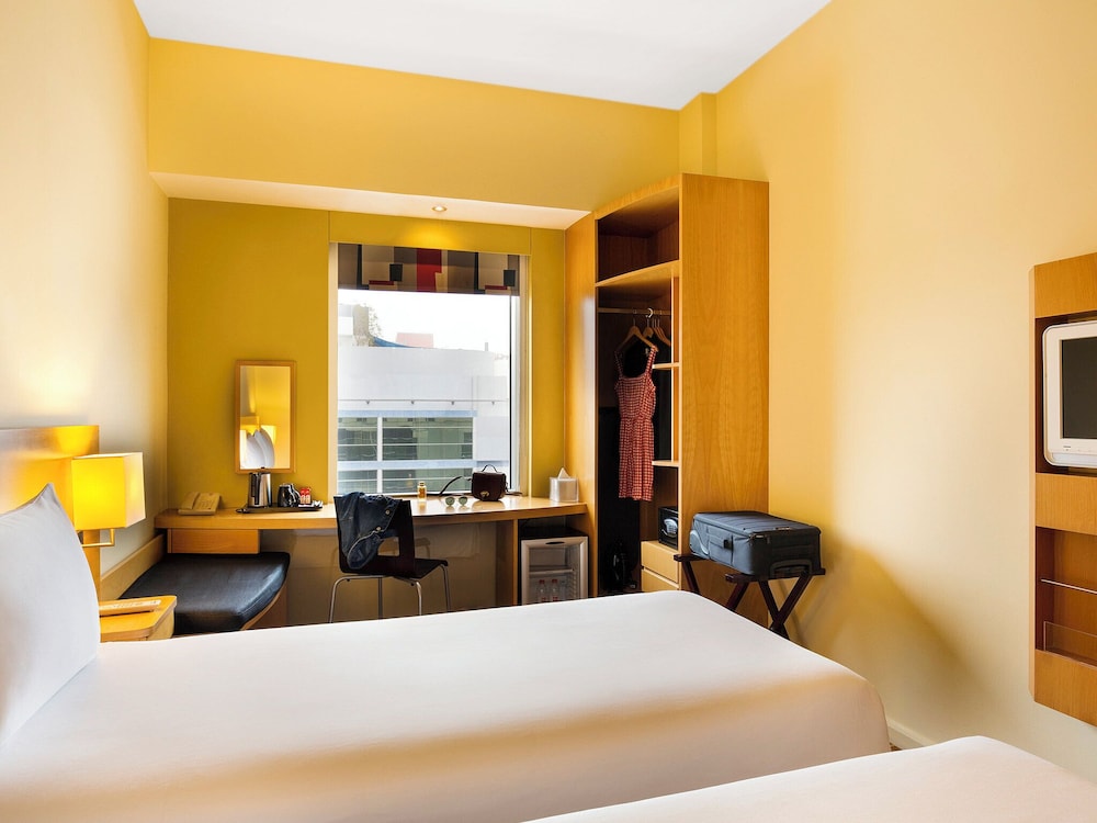 ibis Dubai Al Rigga Hotel 9