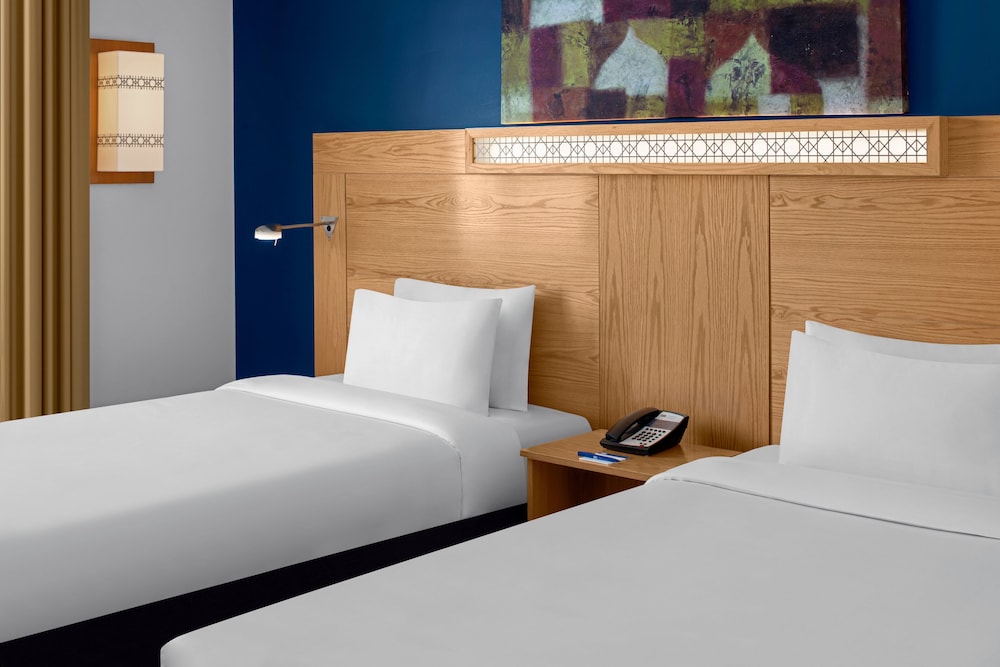 Holiday Inn Express Dubai Airport 7