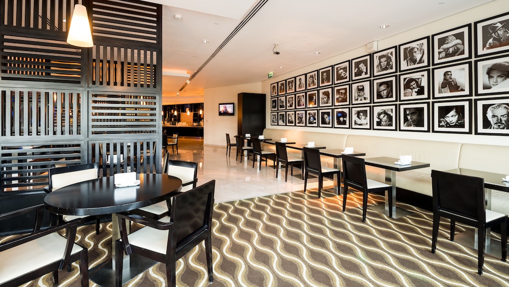 Holiday Inn Express Dubai Airport 21