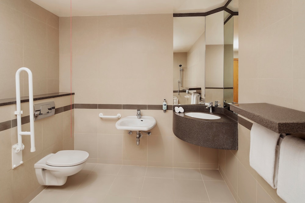 Holiday Inn Express Dubai Airport 15