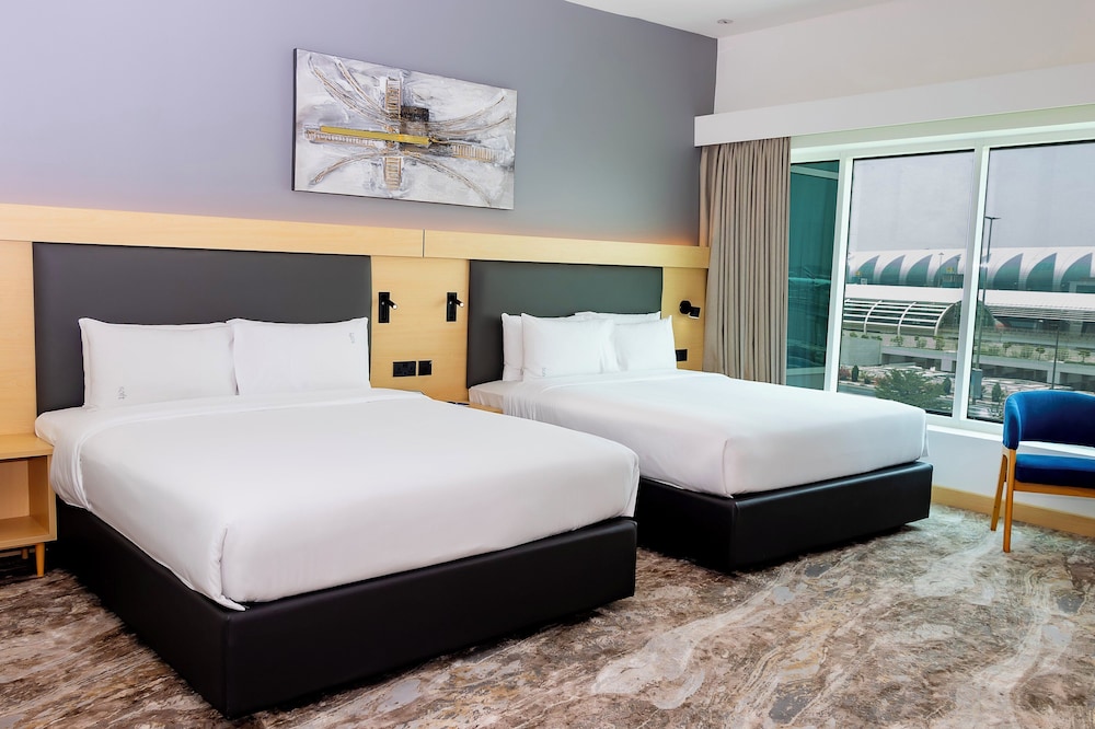 Holiday Inn Express Dubai Airport 9