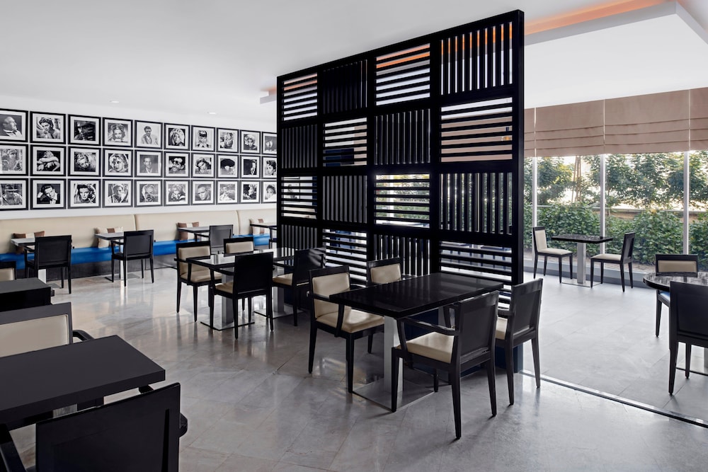 Holiday Inn Express Dubai Airport 23