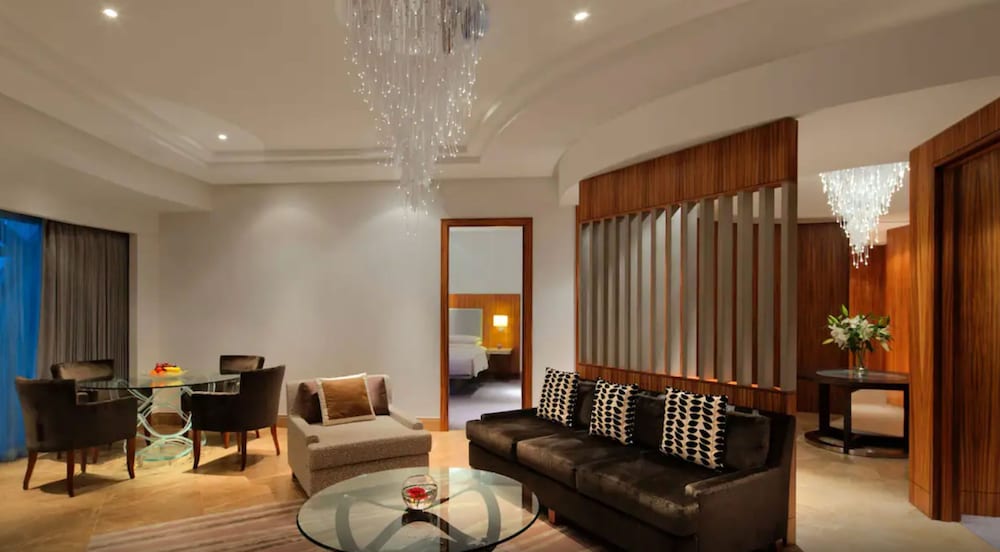 Andaz Capital Gate Abu Dhabi 9