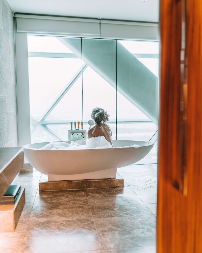 Andaz Capital Gate Abu Dhabi 17
