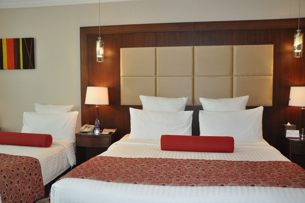 Park Regis Kris Kin Hotel 13