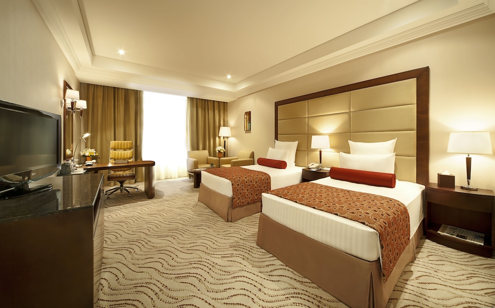 Park Regis Kris Kin Hotel 14