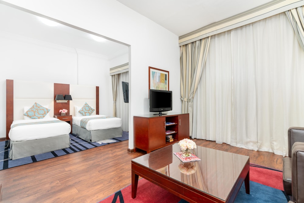 Golden Sands Hotel & Residences 17