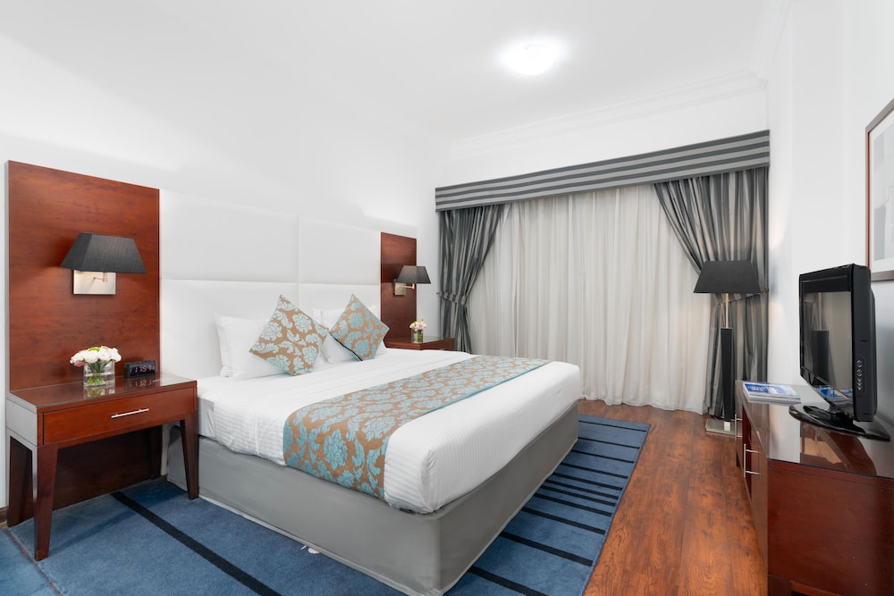 Golden Sands Hotel & Residences 22