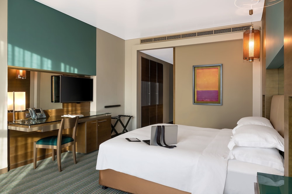 Park Rotana 3