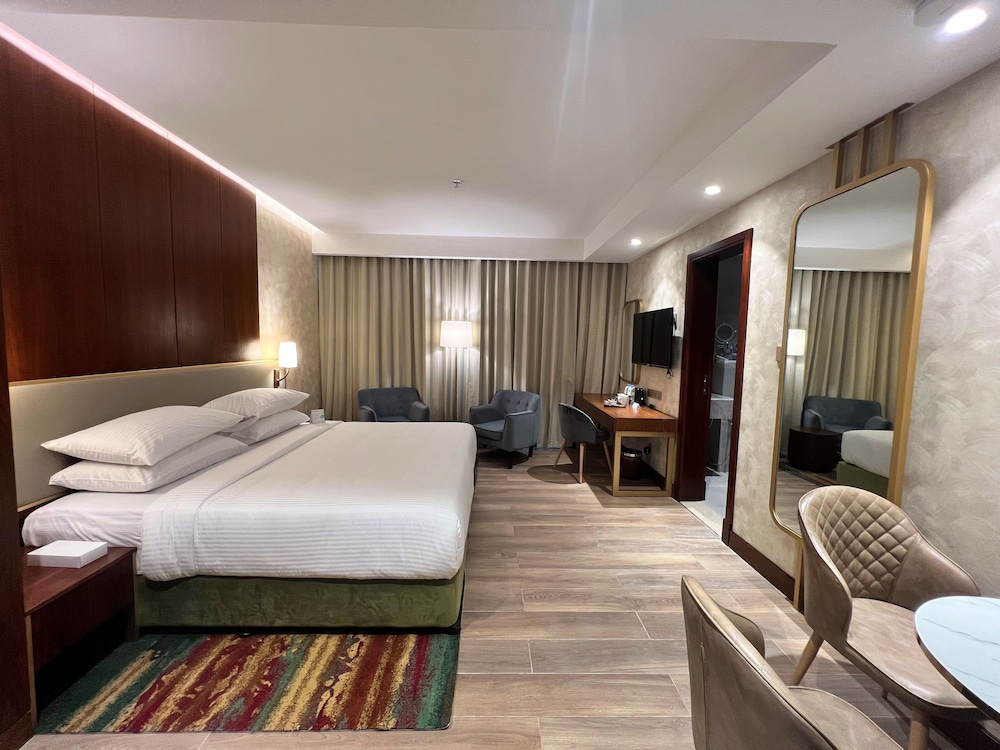City Seasons Suites 10