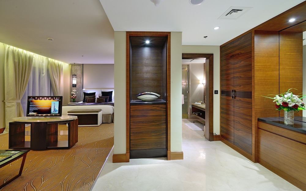 The Tower Plaza Hotel Dubai 6