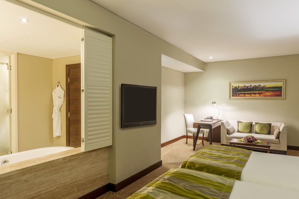 The Tower Plaza Hotel Dubai 23