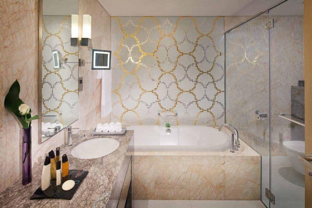 Jumeirah at Etihad Towers Hotel 18
