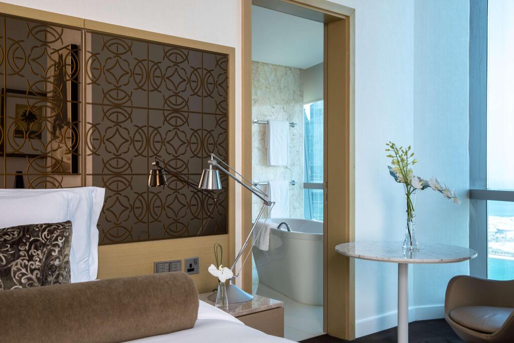 Jumeirah at Etihad Towers Hotel 15