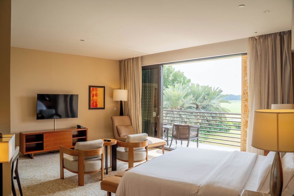 VOGO Abu Dhabi Golf Resort & Spa 21