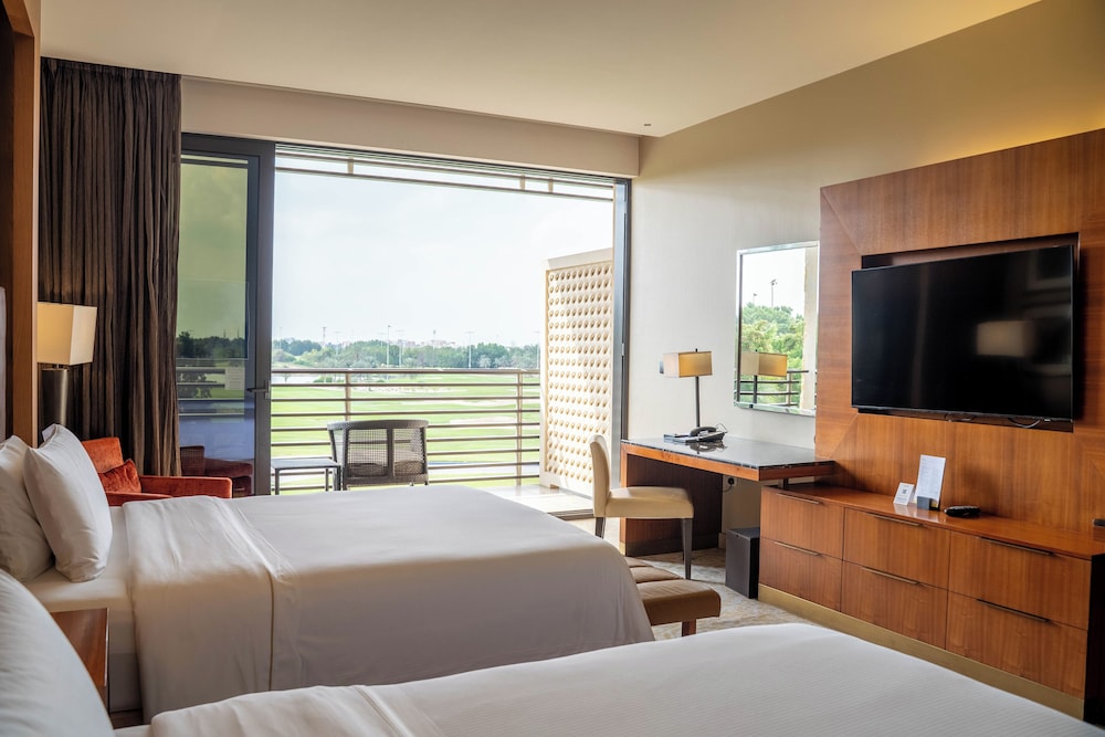 VOGO Abu Dhabi Golf Resort & Spa 18