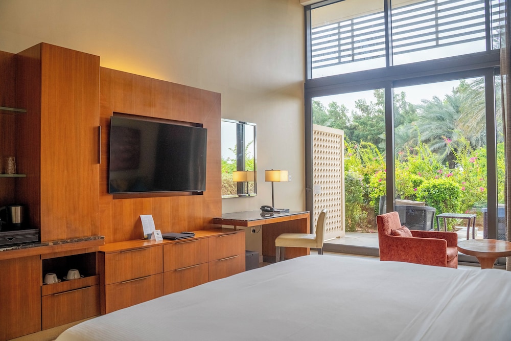VOGO Abu Dhabi Golf Resort & Spa 17