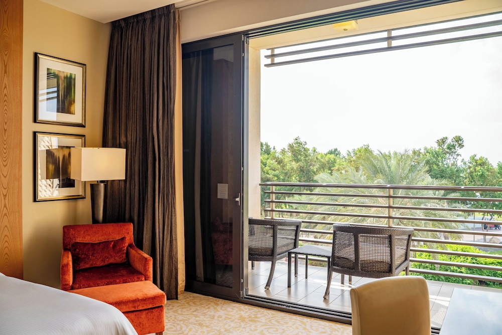VOGO Abu Dhabi Golf Resort & Spa 8