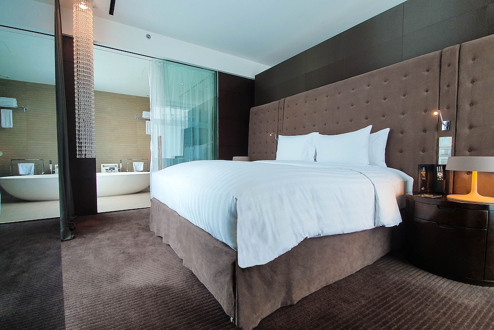 The Canvas Hotel Dubai - Mgallery Hotel Collection 18