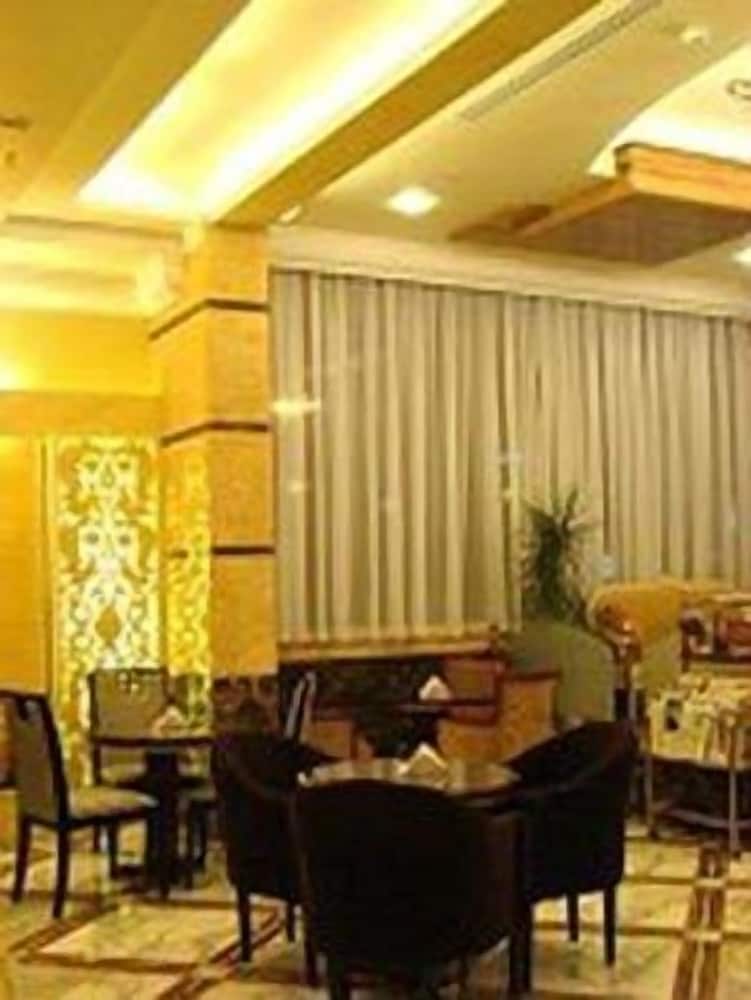 Sharjah Palace Hotel 9