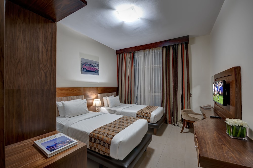 Aryana Hotel 24