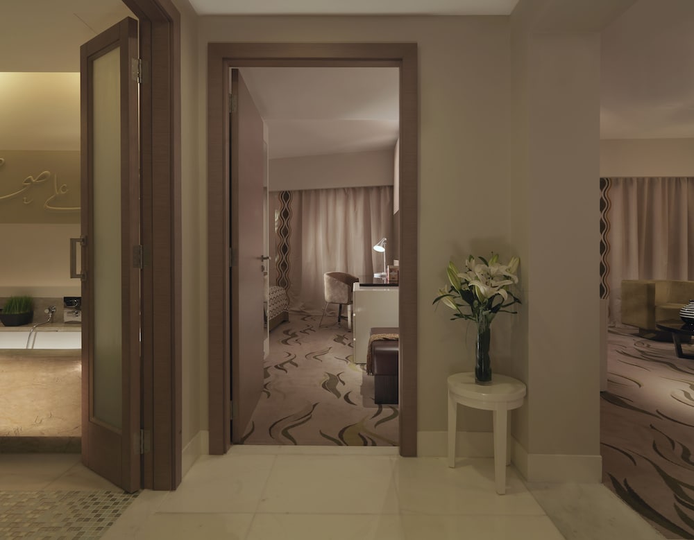 Millennium Al Rawdah Hotel 5