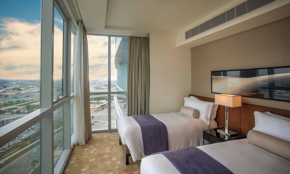 InterContinental Residence Suites Dubai Festival City 1