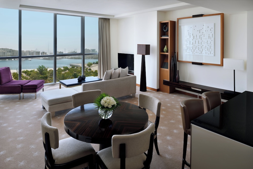 InterContinental Residence Suites Dubai Festival City 4
