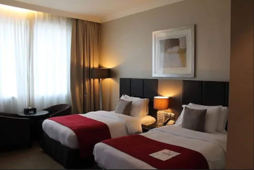 Ramada by Wyndham Abu Dhabi Downtown 8