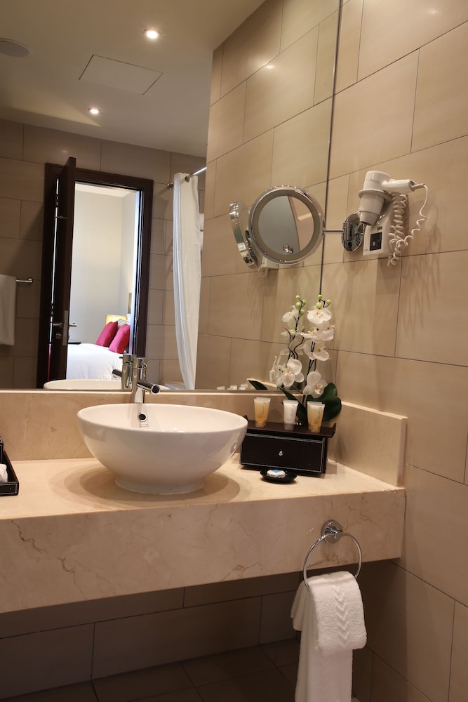 Ramada by Wyndham Abu Dhabi Downtown 18