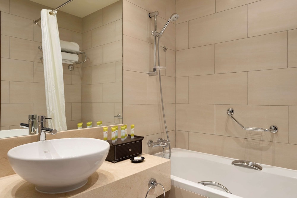Ramada by Wyndham Abu Dhabi Downtown 20