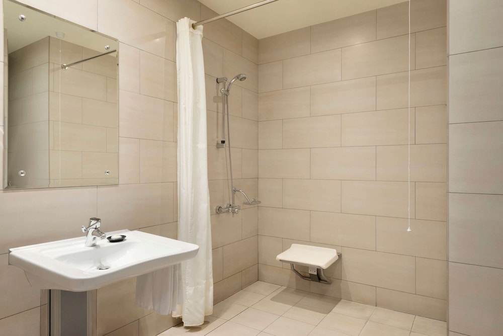 Ramada by Wyndham Abu Dhabi Downtown 19