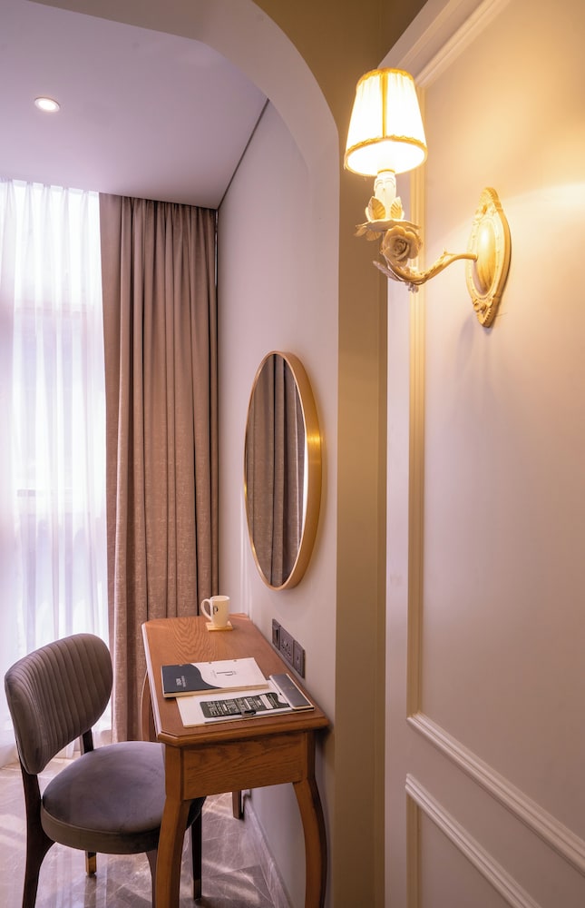 President Hotel 24