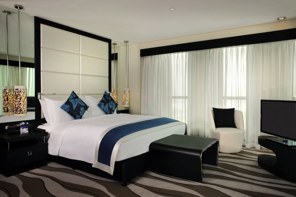 Sofitel Abu Dhabi Corniche 5